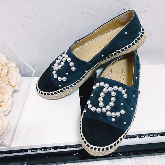 Authentic CHANEL Stunning Pearl CC Dark Teal Suede Espadrilles - Picture 4 of 15
